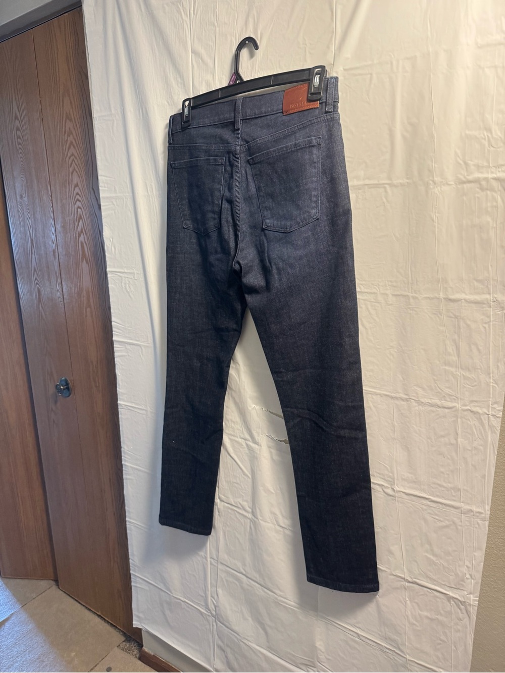 Women's Straight Leg Jeans in Dark Blue